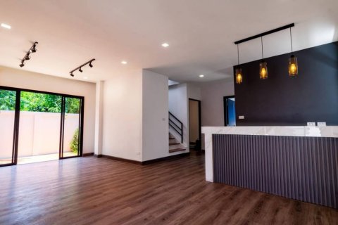 Casa de 4 dormitorios en Phuket, Tailandia № 117136 - foto 2