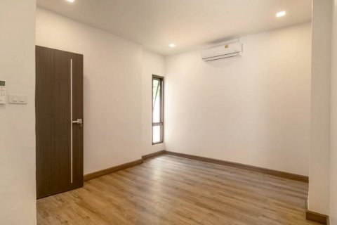 Casa de 4 dormitorios en Phuket, Tailandia № 117136 - foto 7