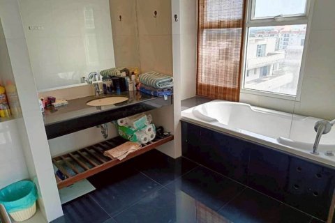 Condominio de 2 dormitorios en Pattaya, Tailandia № 172768 - foto 9