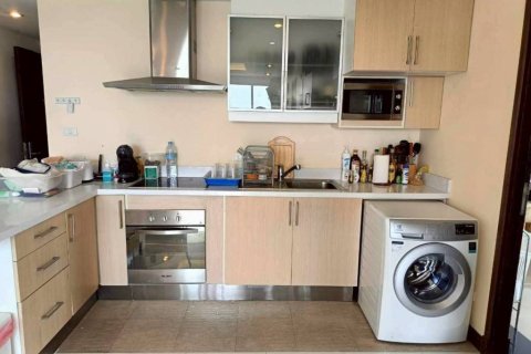 Condominio de 2 dormitorios en Pattaya, Tailandia № 172768 - foto 4