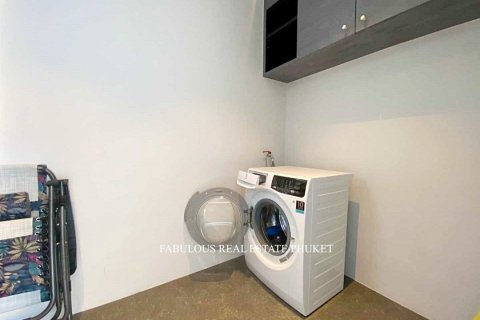 Chalet de 4 dormitorios en Bang Tao, Tailandia № 179564 - foto 16