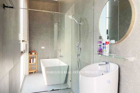 Chalet de 4 dormitorios en Bang Tao, Tailandia № 179564 - foto 4