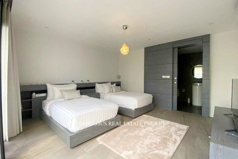Chalet de 4 dormitorios en Bang Tao, Tailandia № 179564 - foto 6