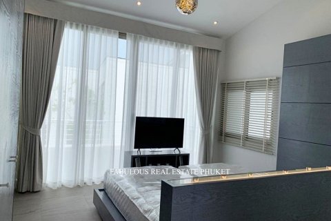 Chalet de 4 dormitorios en Bang Tao, Tailandia № 179564 - foto 10