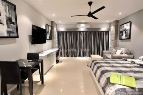 Studio dans le Condo à Bang Lamung, Thaïlande  № 205184