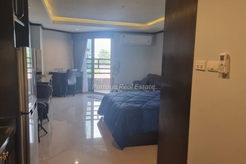 Studio in the Condo in Bang Lamung, Thailand  № 205186