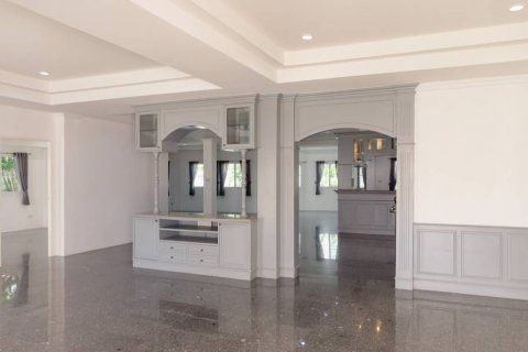 Casa de 5 dormitorios en Hua Hin, Tailandia № 134496 - foto 7