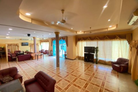 Chalet de 4 dormitorios en Pattaya, Tailandia № 172758 - foto 5