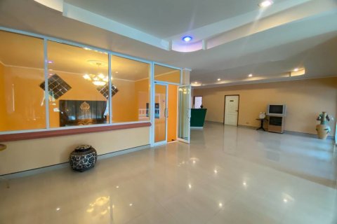 Chalet de 4 dormitorios en Pattaya, Tailandia № 172758 - foto 8