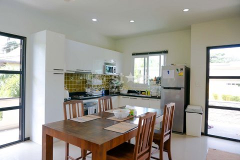 Casa de 4 dormitorios en Phuket, Tailandia № 67056 - foto 4