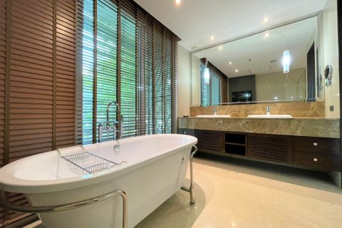 Condominio de 4 dormitorios en Bangkok, Tailandia № 143340 - foto 10