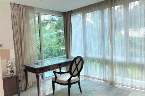 Condominio de 4 dormitorios en Bangkok, Tailandia № 143340 - foto 2