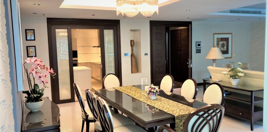 Condominio de 4 dormitorios en Bangkok, Tailandia № 143340