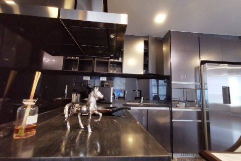 Condominio de 3 dormitorios en Bangkok, Tailandia № 143342 - foto 11