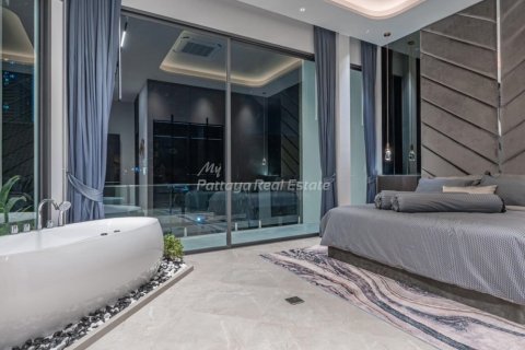 Casa de 5 dormitorios en Chonburi, Tailandia № 113500 - foto 8