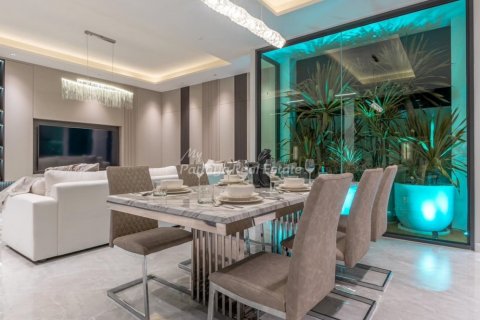 Casa de 5 dormitorios en Chonburi, Tailandia № 113500 - foto 2