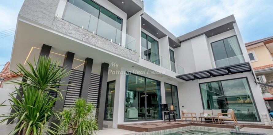 Casa de 5 dormitorios en Chonburi, Tailandia № 113500