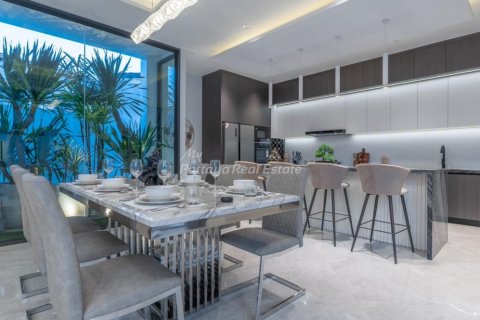Casa de 5 dormitorios en Chonburi, Tailandia № 113500 - foto 10
