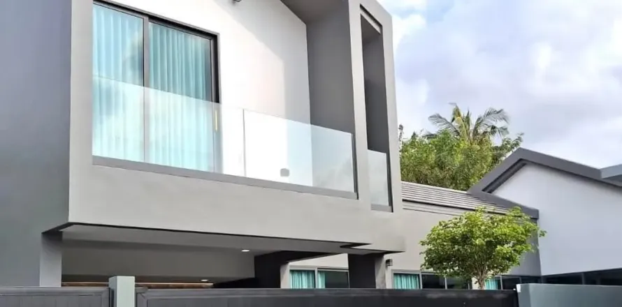 Villa in Pattaya, Thailand 3 bedrooms № 172196