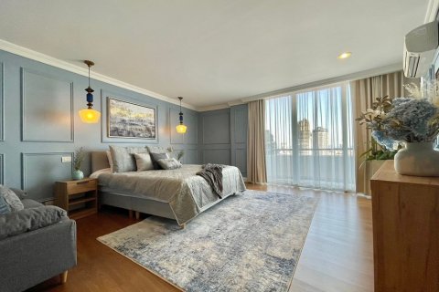 Condo in Bangkok, Thailand, 3 bedrooms  № 65913 - photo 8