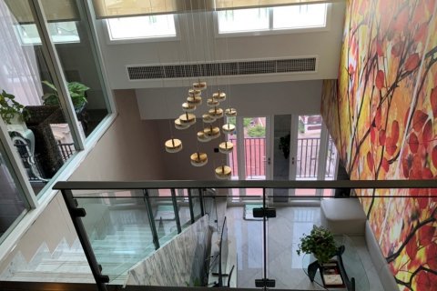 Condominio de 3 dormitorios en Bangkok, Tailandia № 65908 - foto 3