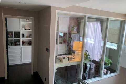 Condominio de 3 dormitorios en Bangkok, Tailandia № 65908 - foto 5