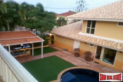 Terreno 440 m2 en Chalong, Tailandia № 202536 - foto 3