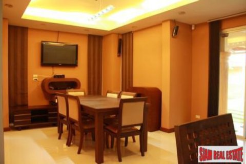 Terreno 440 m2 en Chalong, Tailandia № 202536 - foto 4