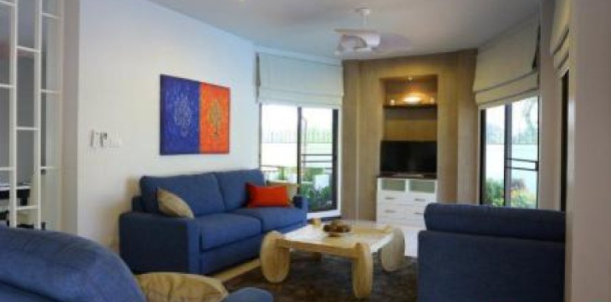 Chalet de 4 dormitorios en Chonburi, Tailandia № 202540