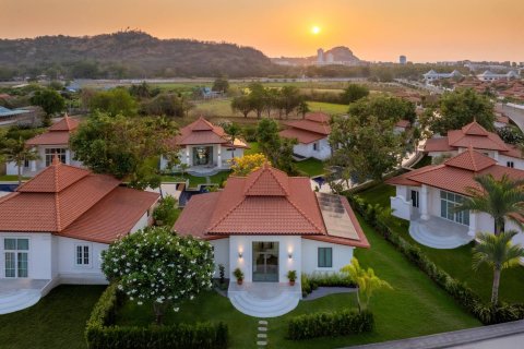 Chalet de 2 dormitorios en Hua Hin, Tailandia № 169800 - foto 19