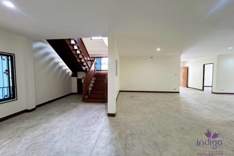 Casa de 7 dormitorios en San Sai, Tailandia № 202220 - foto 16