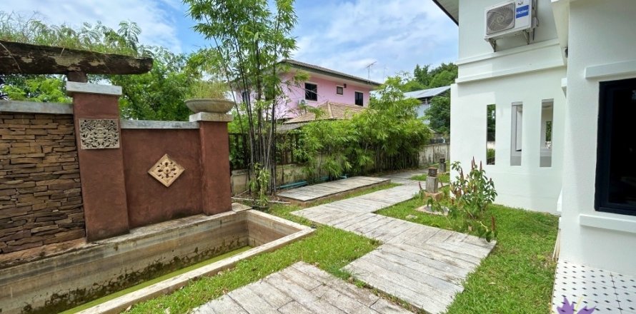 Casa de 7 dormitorios en San Sai, Tailandia № 202220