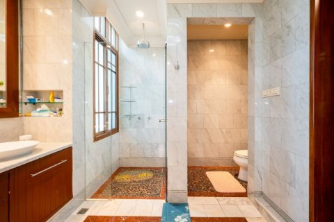 Casa de 5 dormitorios en Bangkok, Tailandia № 65934 - foto 20