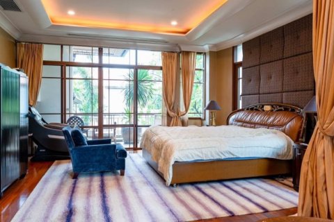 Casa de 5 dormitorios en Bangkok, Tailandia № 65934 - foto 8