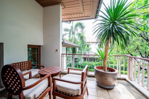 Casa de 5 dormitorios en Bangkok, Tailandia № 65934 - foto 17
