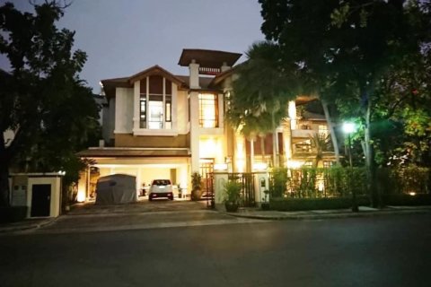 Casa de 5 dormitorios en Bangkok, Tailandia № 65934 - foto 2