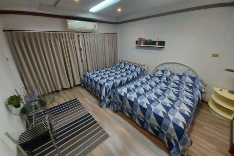 Casa de 7 dormitorios en Bangkok, Tailandia № 65932 - foto 4