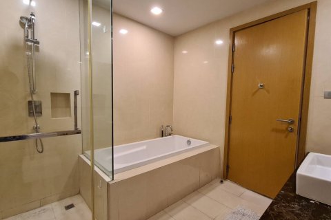 Condo in Bangkok, Thailand, 3 bedrooms  № 65933 - photo 11