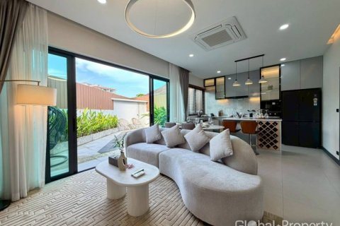 Casa de 3 dormitorios en Pattaya, Tailandia № 163949 - foto 6