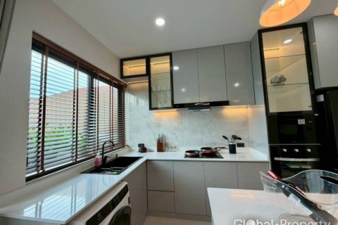 Casa de 3 dormitorios en Pattaya, Tailandia № 163949 - foto 12