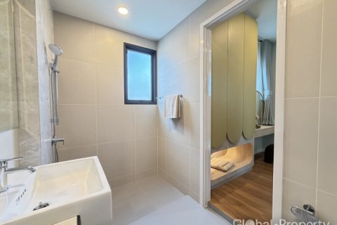 Casa de 4 dormitorios en Pattaya, Tailandia № 163952 - foto 30