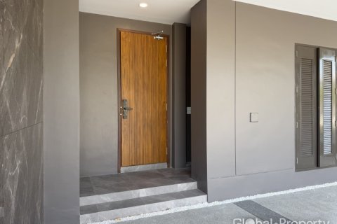 Casa de 4 dormitorios en Pattaya, Tailandia № 163952 - foto 7