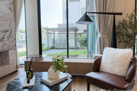 Casa de 4 dormitorios en Pattaya, Tailandia № 163952 - foto 9