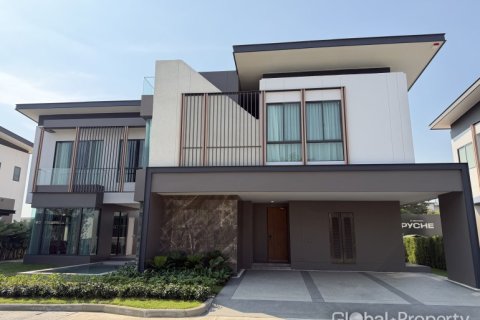 Casa de 4 dormitorios en Pattaya, Tailandia № 163952