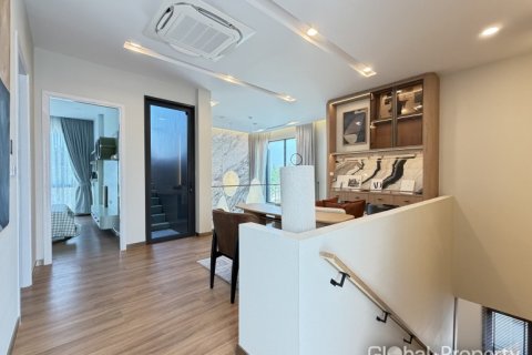 Casa de 4 dormitorios en Pattaya, Tailandia № 163952 - foto 18