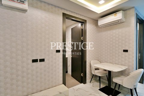 Condo in Pattaya, Thailand, 1 bedroom  № 198558 - photo 4