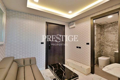 Condo in Pattaya, Thailand, 1 bedroom  № 198558 - photo 3