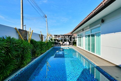 Casa de 3 dormitorios en Pattaya, Tailandia № 198559