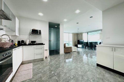Condominio de 2 dormitorios en Pattaya, Tailandia № 68391 - foto 11