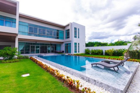 Chalet de 4 dormitorios en Hua Hin, Tailandia № 144262 - foto 4
